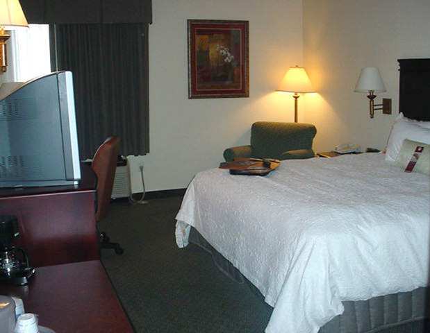 Hampton Inn Kansas City Blue Springs Quarto foto